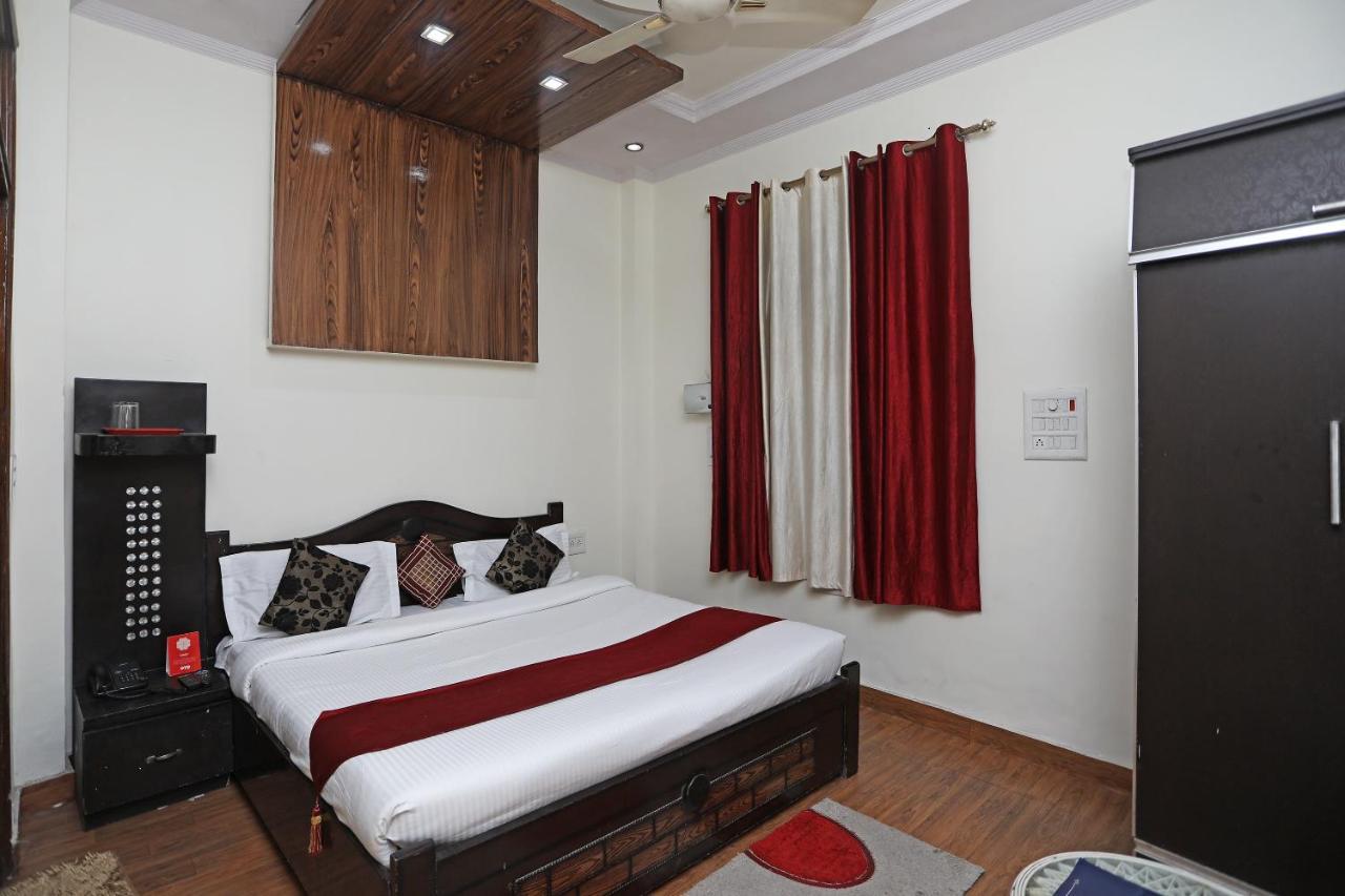 Oyo Stay The Castle Near M2K Cinemas Rohini New Delhi Exterior photo