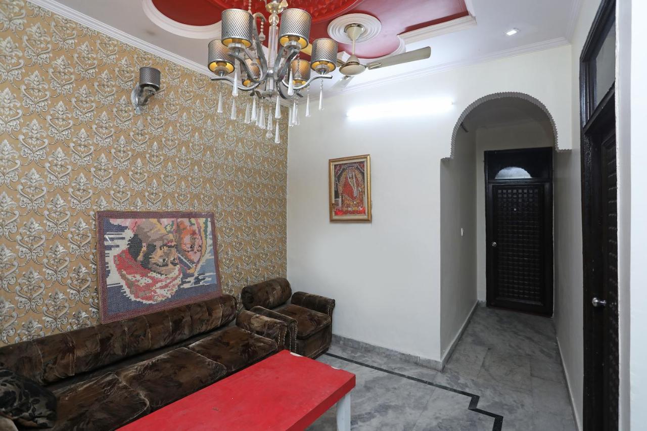 Oyo Stay The Castle Near M2K Cinemas Rohini New Delhi Exterior photo
